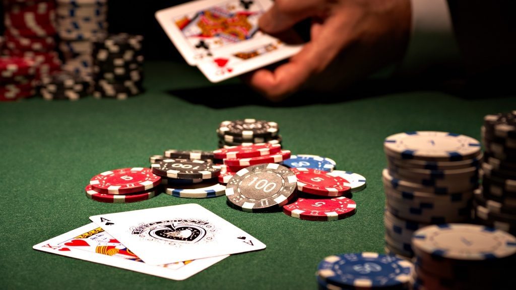Advantages Of Online Poker